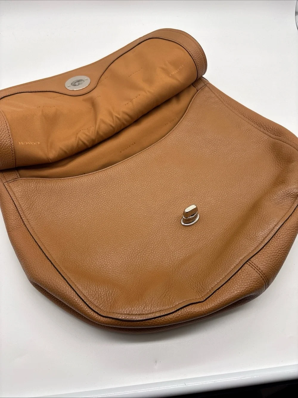Coach Turnlock Hobo Tan Leather Shoulder Bag with Turn-Lock Closure